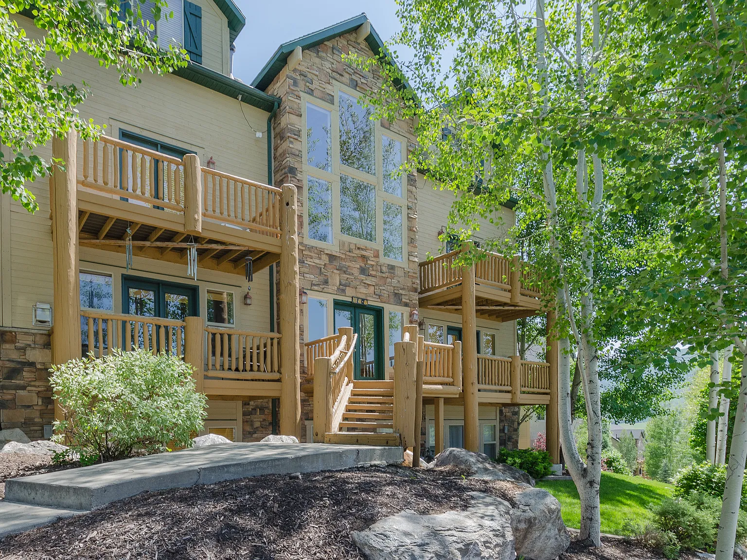 3562 N Fox Run — Photo 1