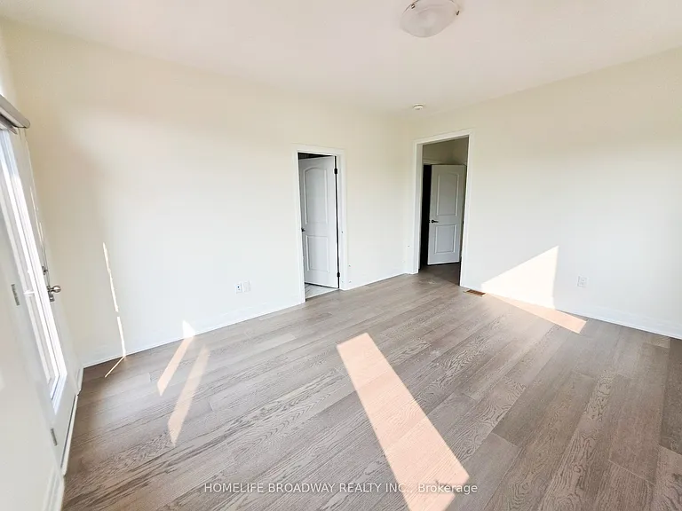 51 Mumbai Dr — Photo 26