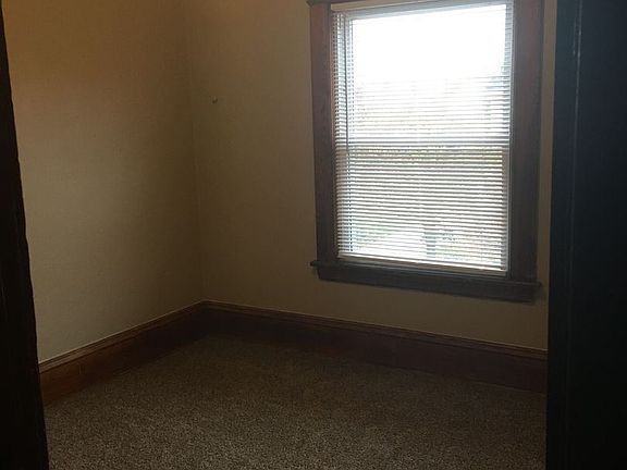 5th image of 6042 Hillman Ave