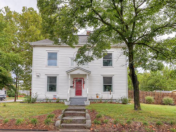 3rd image of 1329 W Daugherty Street