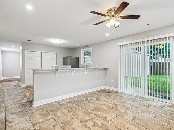 5th image of 2757 Russell Dr