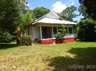 106 Camelot Trl, Forest City, NC 28043