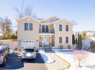 7 Hugenot St, East Hanover, NJ 07936