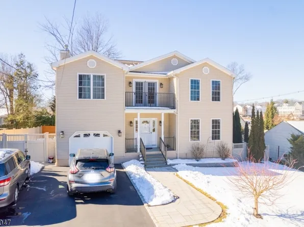 7 Hugenot St, East Hanover Twp., NJ 07936