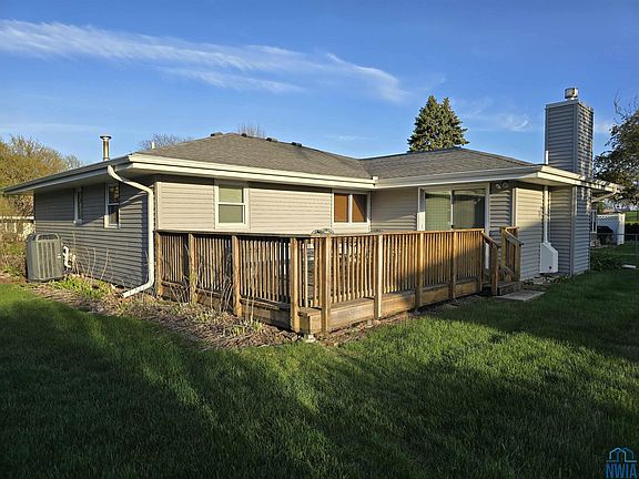 3rd image of 2725 Oleander Ct