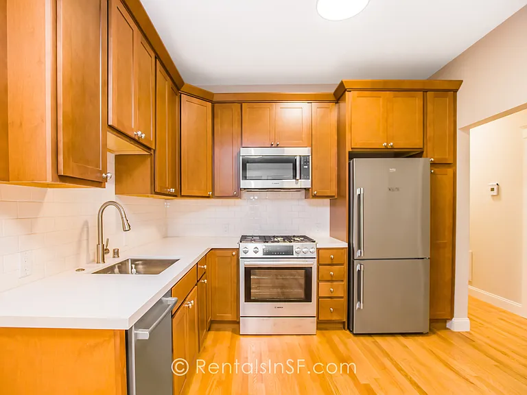 282 Linden St — Photo 2