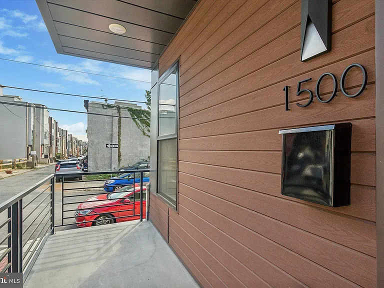 1500 N Myrtlewood St — Photo 23
