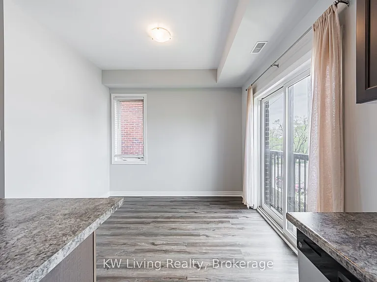 70 Plains Rd E #18 — Photo 16
