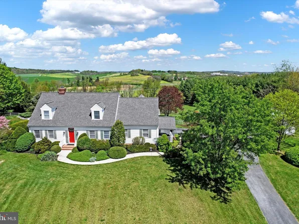 2490 Barrister Dr, New Windsor, MD 21776