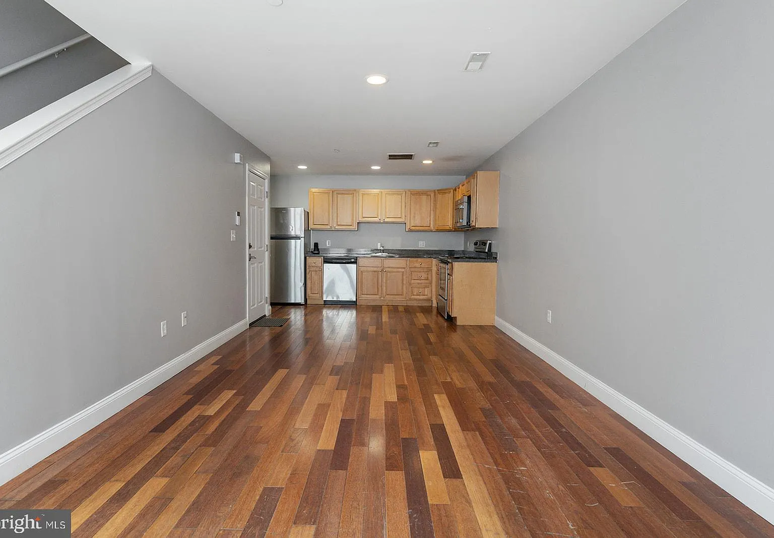 3 bed, 2252 sqft, $1,400 — Photo 1