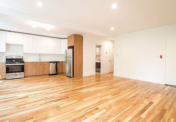 3rd image of 366 E 160th St Floor 2