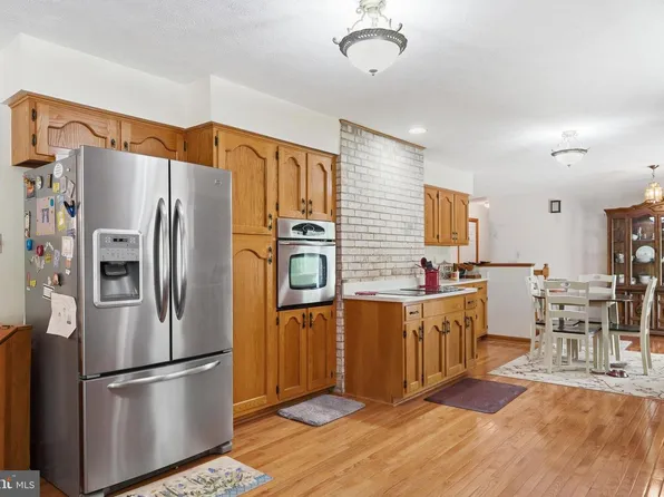 4465 Camelot Dr, Pomfret, MD 20675