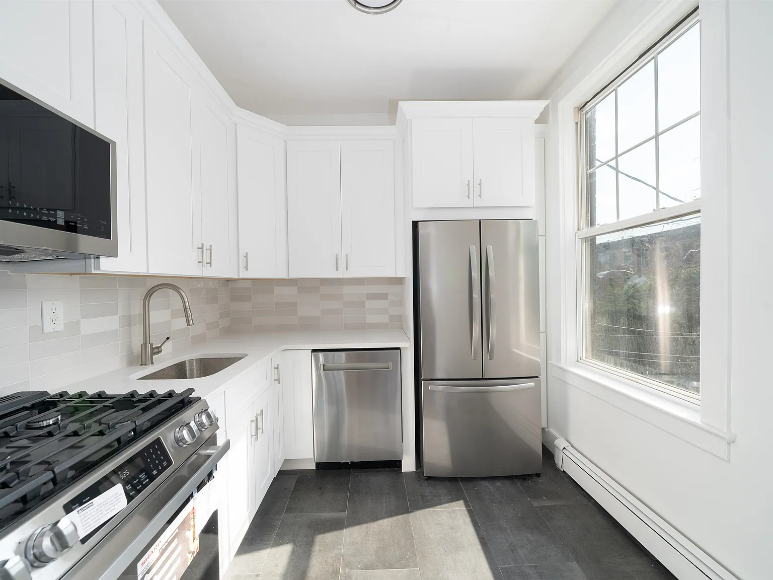 1 bed, 1.0 bath, $3,495 — Photo 2