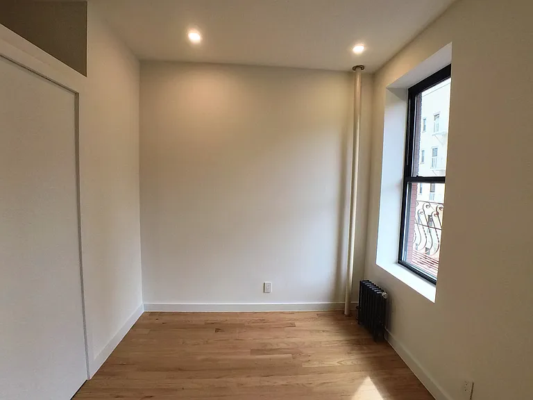 200 Mott St #14 — Photo 5