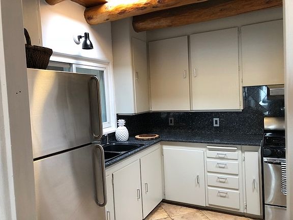 5th image of 1404 Monterey Pl