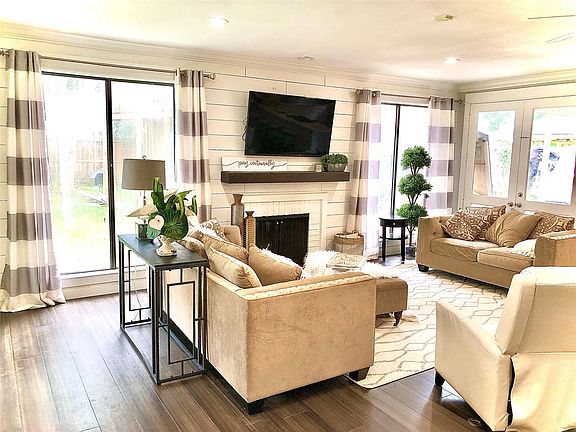 4th image of 1023 Villa Court Dr