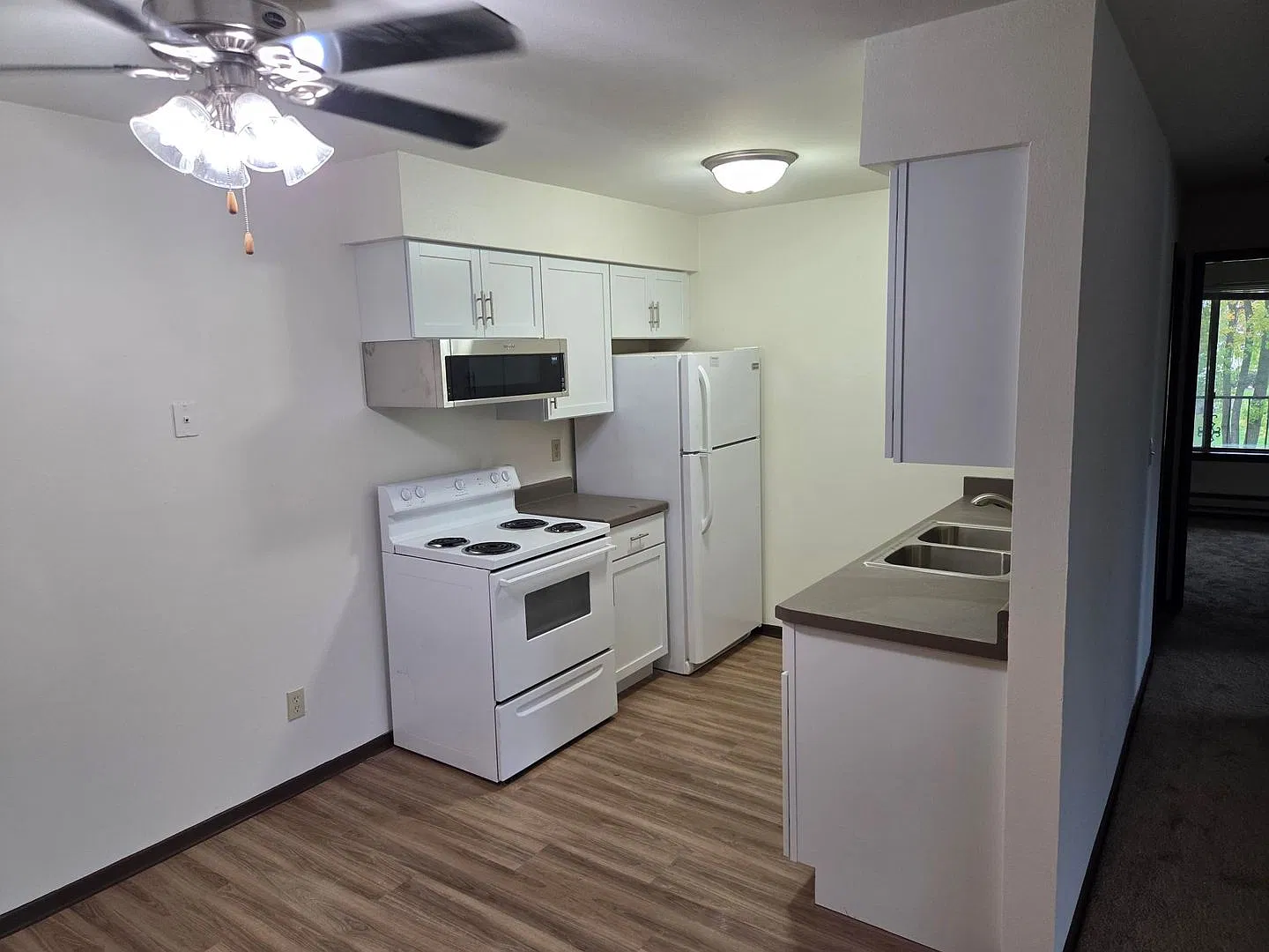 1323 Meadowcreek Dr. — Photo 4