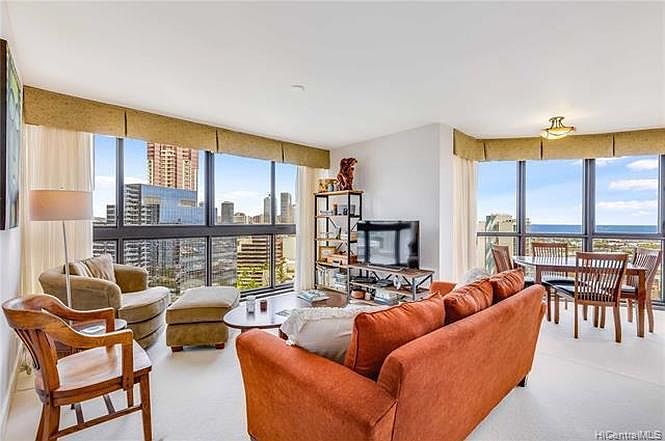 1st image of 600 Queen St #1813