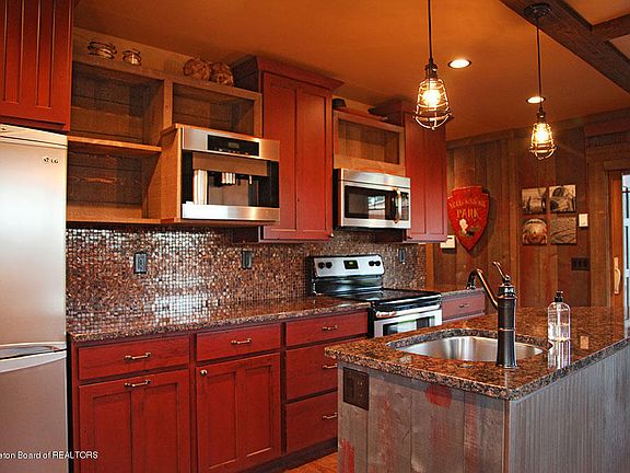 3rd image of 131 E Reserve Dr #131
