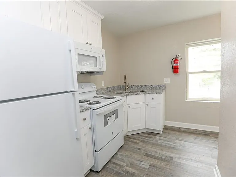 303 North St — Photo 15