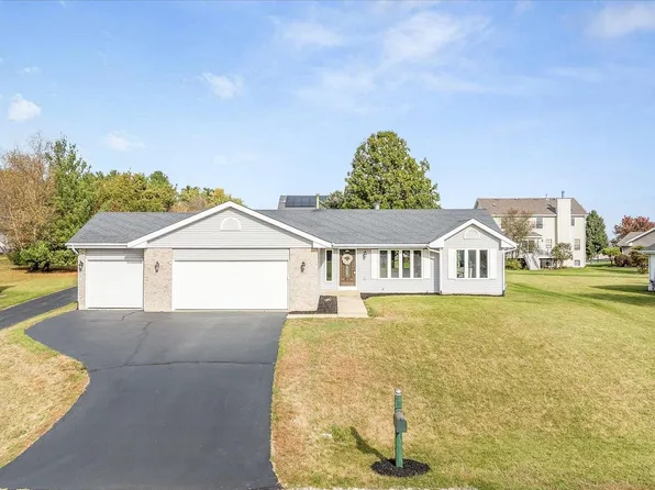12861 Clearwater Pointe, Winnebago, IL 61088