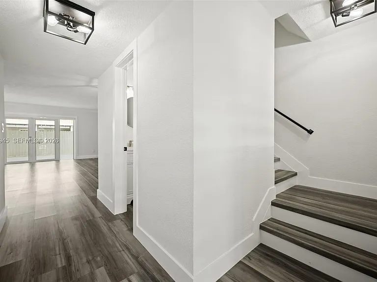 6832 W 2nd Ct — Photo 12