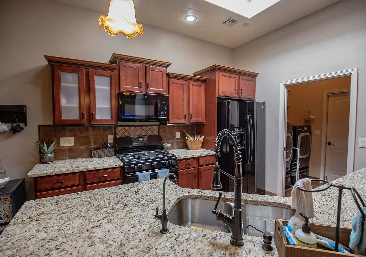 Beautiful home with Southwestern flair — Photo 4