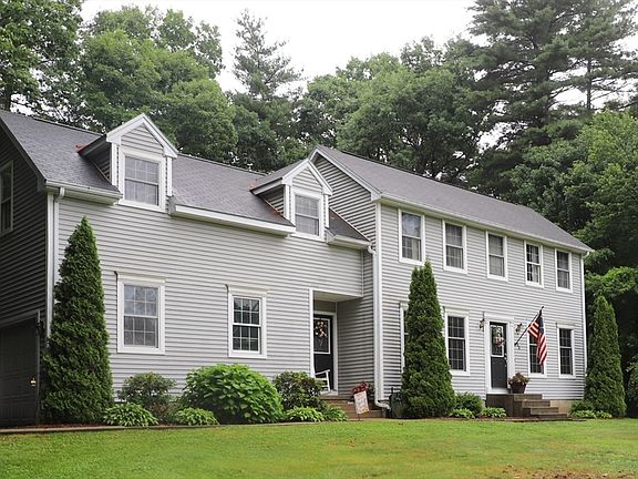 2nd image of 30 Sylvan Cir
