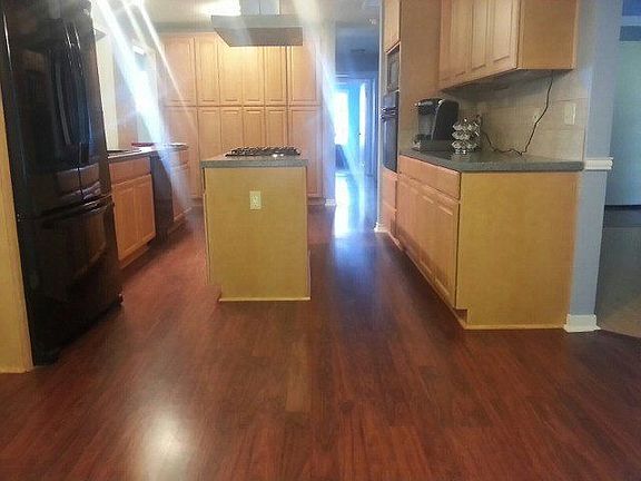 5th image of 4813 Dahlia Ln