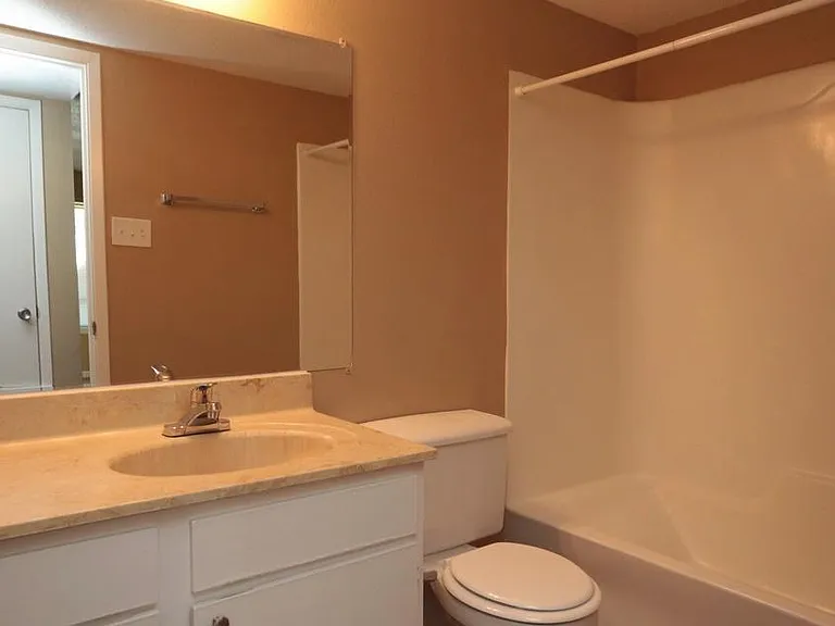StoneBrook Apartments — Photo 8