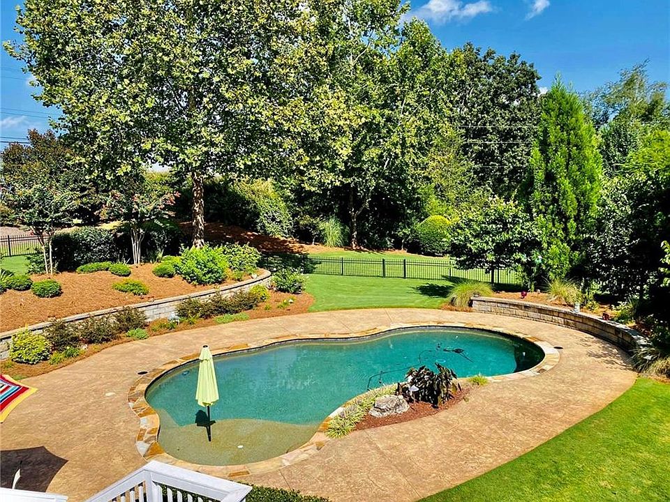 2nd image of 5751 Chateau Glen Dr
