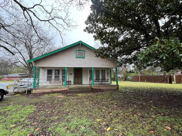 207 S Muldrow St, Tishomingo, OK 73460