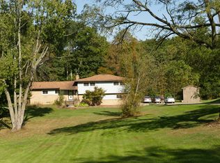 593 N Hidden Valley Rd, Cuyahoga Falls, OH 44223