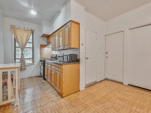 1089 Belmont Avenue image 4 of 18