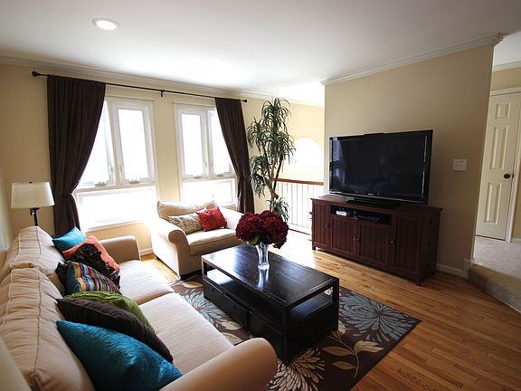 3rd image of 10176 Turnberry Pl