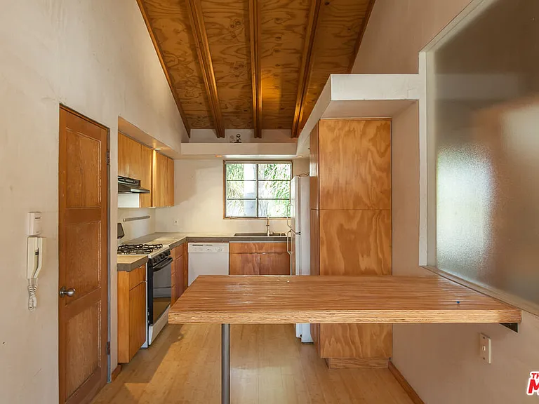 325 Indiana Ave #4 — Photo 9
