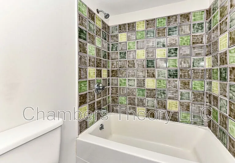 419 S Barton St — Photo 34