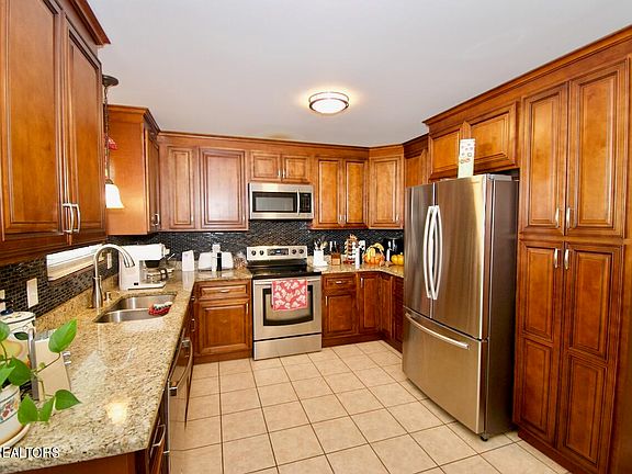 5th image of 2021 Independence Dr