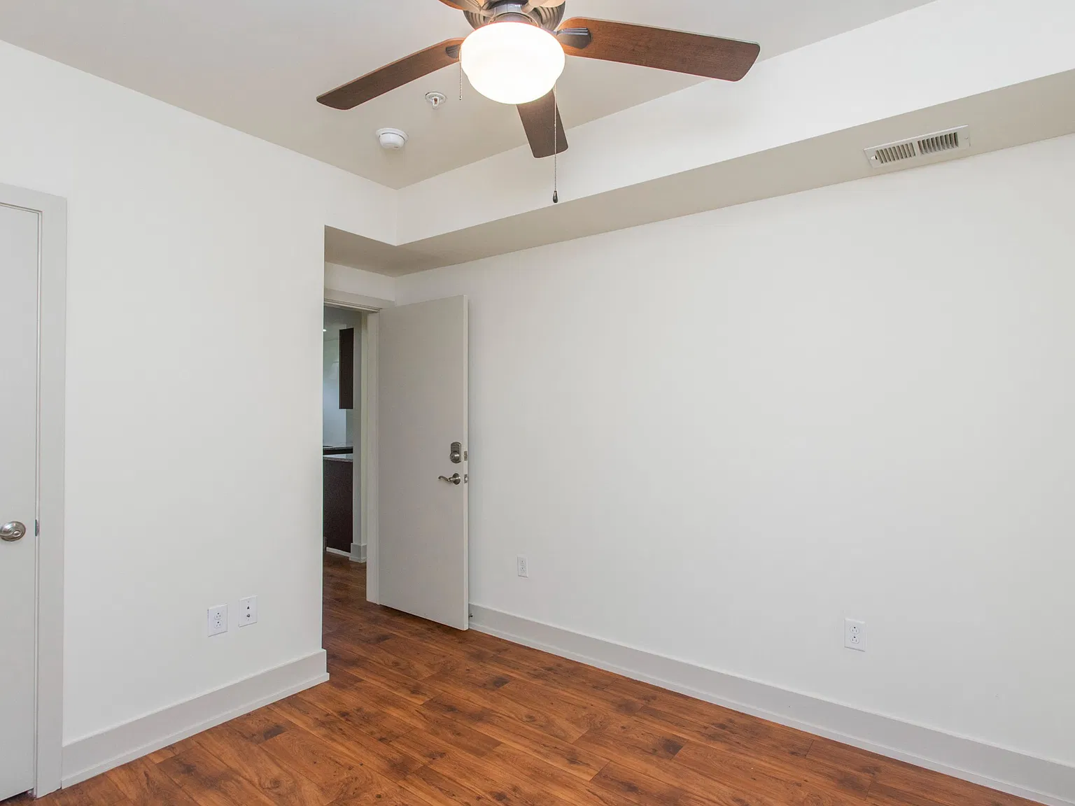 699 W Berks St Unit B — Photo 3