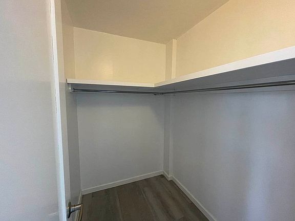 5th image of 60 Henry St APT 13E