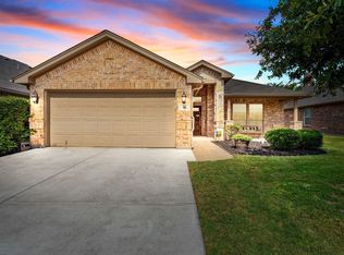 144 Spring Hollow Dr, Saginaw, TX 76131