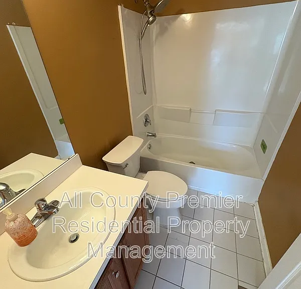 74 Oxford Ct — Photo 11