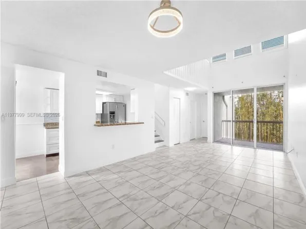 4654 NW 97th Pl, Doral, FL 33178