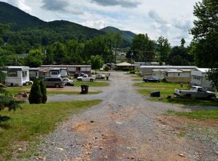 221 Swimming Pool Rd, Hampton, TN 37658