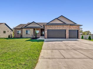 143 E River Birch St, Haysville, KS 67060