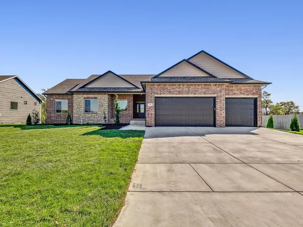 143 E River Birch St, Haysville, KS 67060