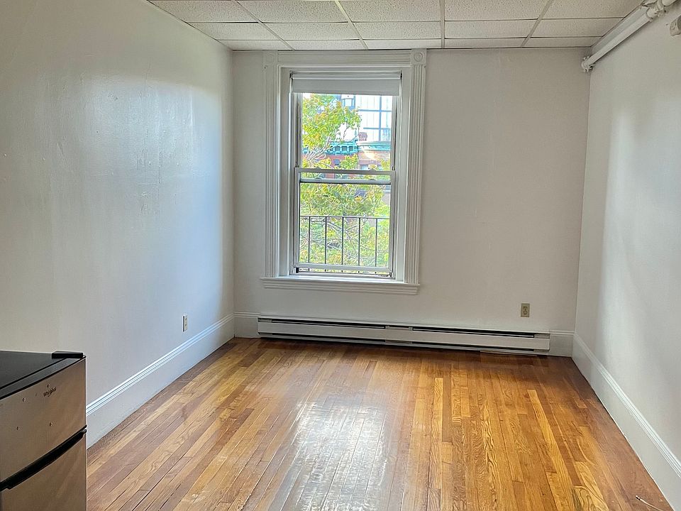 1st image of 854 Beacon St APT 14