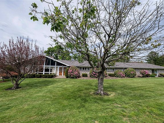 2nd image of 145 Oakhill Rd