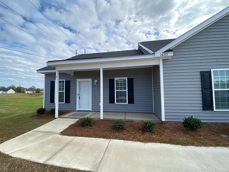 2833 Daisy Ln N #A — Photo 1