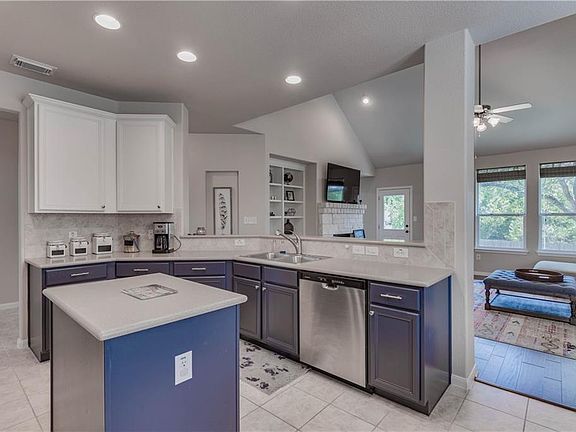 5th image of 4912 Hibiscus Valley Dr